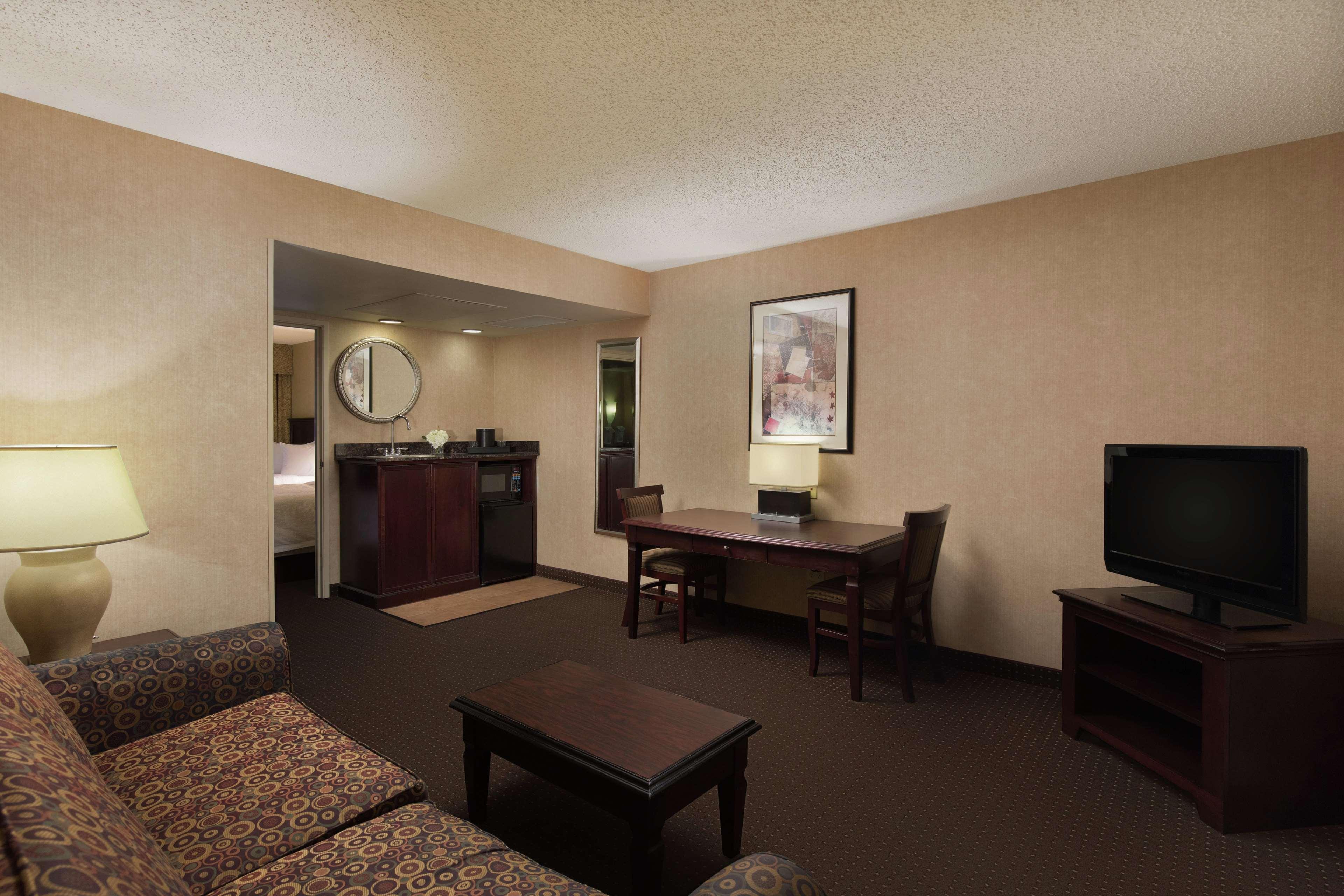 Embassy Suites Lubbock Extérieur photo