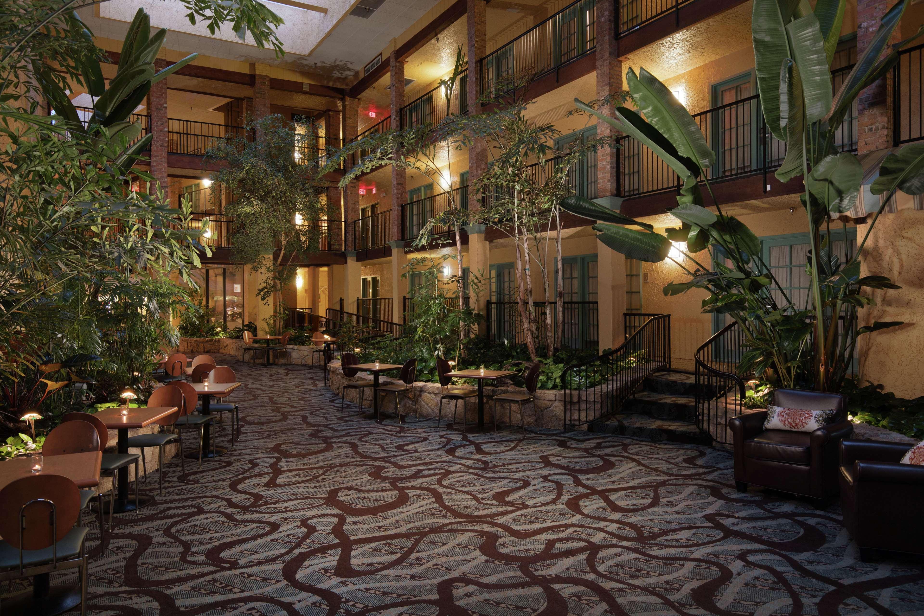 Embassy Suites Lubbock Extérieur photo